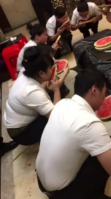 吃瓜群众大学奇葩,揭秘校园里的奇葩趣事