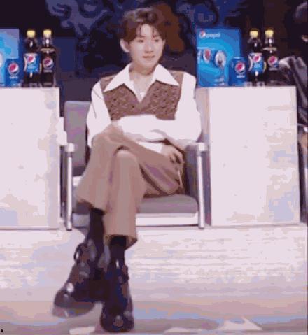 王源吃瓜跺脚,揭秘娱乐圈幕后风云