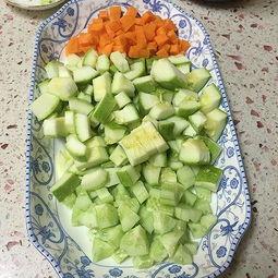 嫩白角瓜炒着吃,焕发肌肤光彩