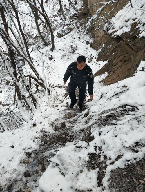 初一冒雪背井离乡 吃瓜