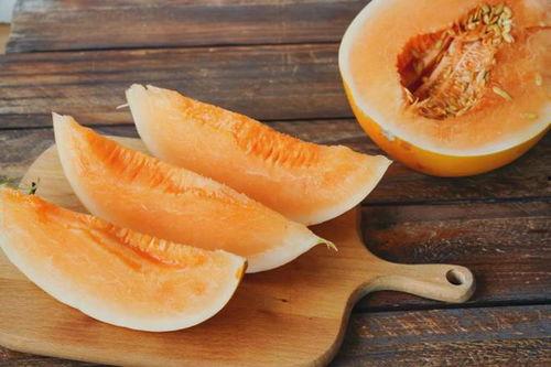 吃蜜瓜嘴角破了