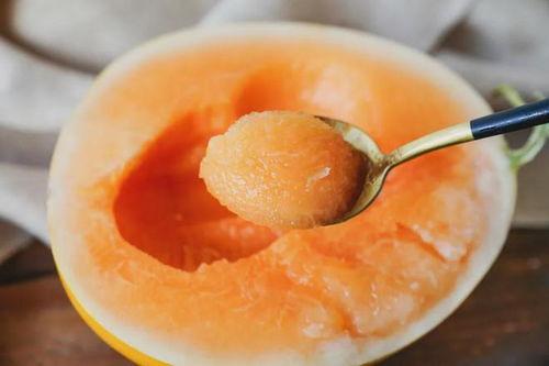 吃蜜瓜嘴角破了