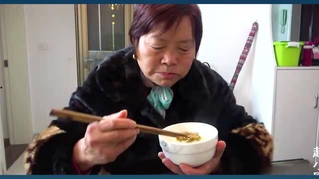 小杨妈妈吃瓜,一场家庭欢乐的“瓜”事