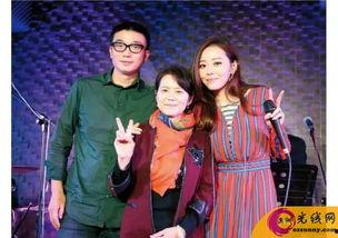 吃瓜综艺表演,综艺舞台上的吃瓜盛宴