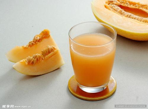 吃蛋黄酥和哈密瓜,甜蜜碰撞，味蕾盛宴