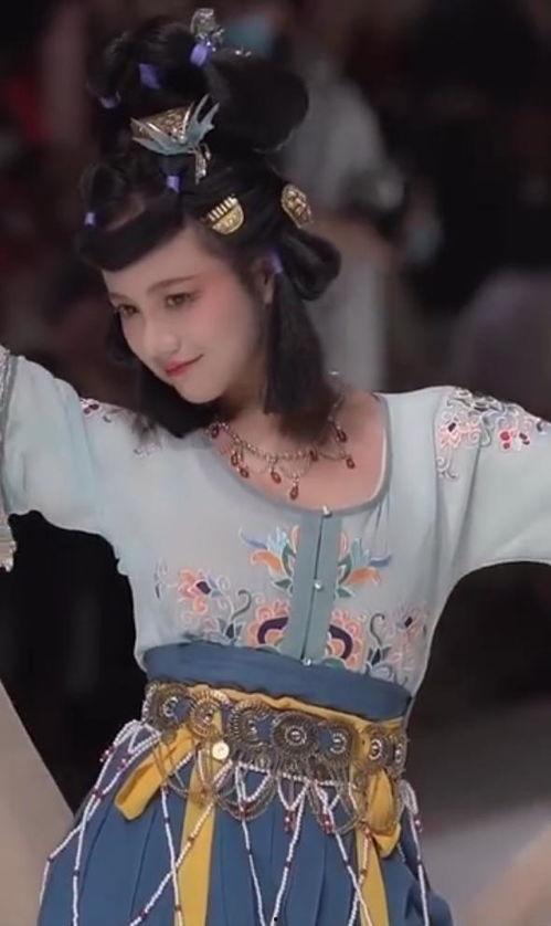 吃瓜事件汉服图片,吃瓜事件中的传统服饰魅力展现