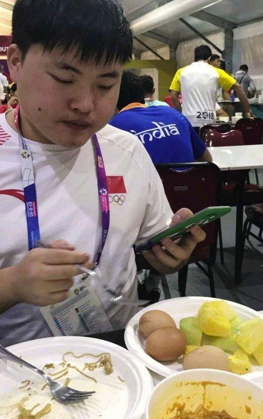 花垣uzi吃瓜,揭秘电竞圈的最新热点